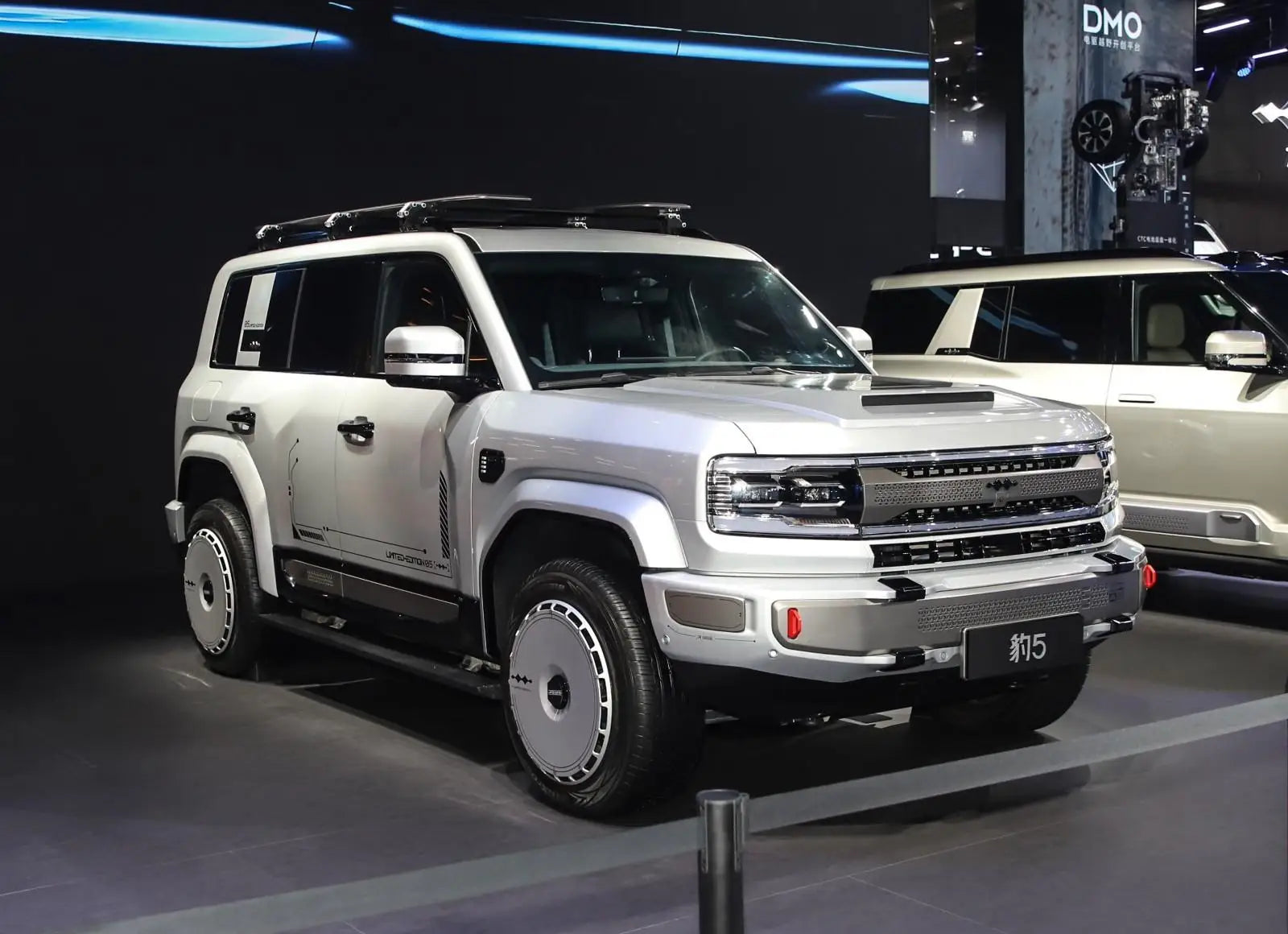 2024 BYD Equation Leopard 5 SUV Plug-in Hybrid Automatic Transmission Turbo Engine Leather Seats R18 Tires Dark Interior