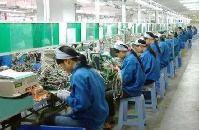 Decorative Car Mini Aromatherapy Atmosphere Light Interior air Outlet Perfume Voice-controlled Music RGB Rhythm Pickup Light