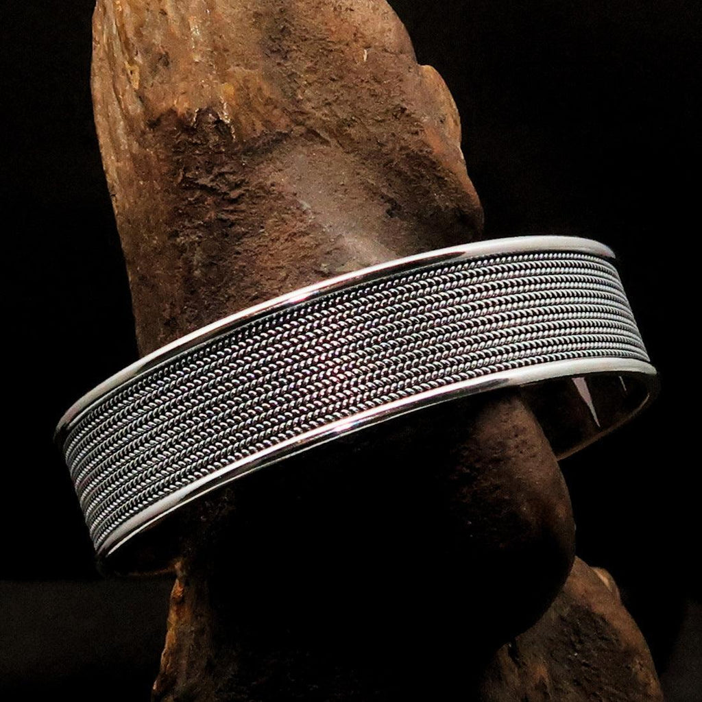 Excellent handcrafted minimalistic Sterling Silver Bracelet / Bangle