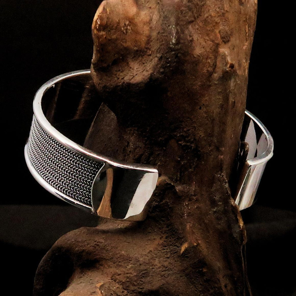 Excellent handcrafted minimalistic Sterling Silver Bracelet / Bangle