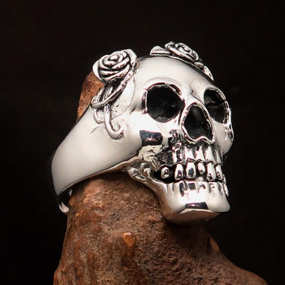 Excellent crafted Lady's Biker Granny Skull Ring - Sterling Silver 925
