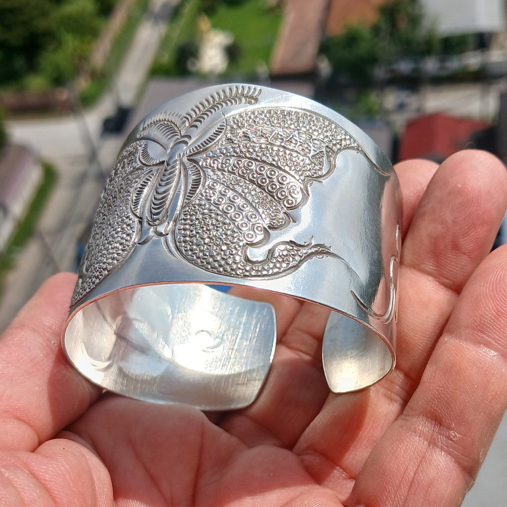 Elegant Sterling Silver Butterfly Bangle: Handcrafted Minimalist Charm Bracelet - Unique Gift for Women