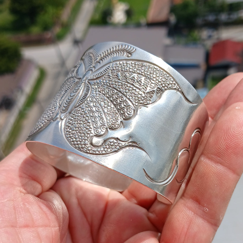 Elegant Sterling Silver Butterfly Bangle: Handcrafted Minimalist Charm Bracelet - Unique Gift for Women