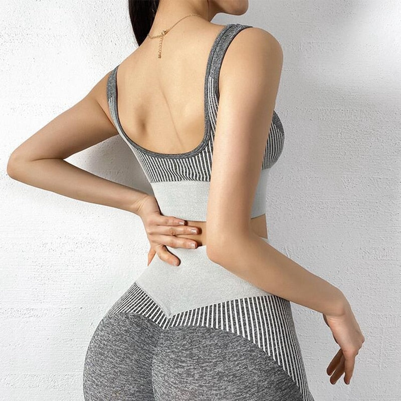 Seamless Striped Yoga Set Tracksuit For Women Slim Bra Top And Hips Lifting Shorts Casual Training Sexy Fitness Clothing 2 Piece
